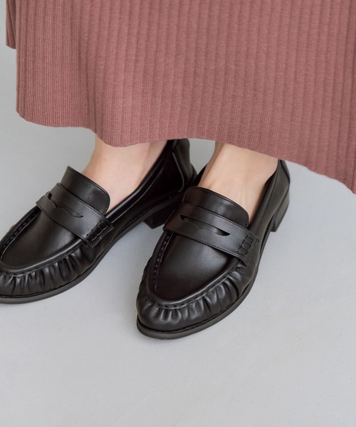 Juze（ジュゼ）の「ギャザーローファー（ローファー・レディース・ダークブラウン/ブラック・M/L）」の8枚目の写真