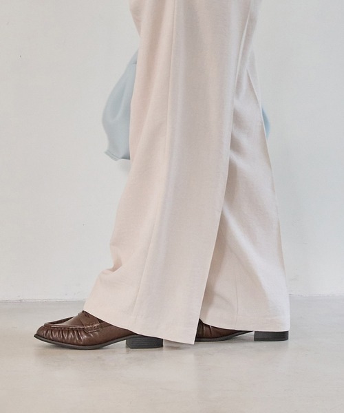 Juze（ジュゼ）の「ギャザーローファー（ローファー・レディース・ダークブラウン/ブラック・M/L）」の3枚目の写真