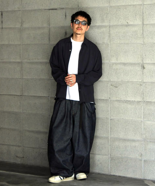 WISM(ウィズム)の「NAMELESSNESS / ネームレスネス triacetate Airy shirts(シャツ/ブラウス・メンズ・チャコールグレー/ブラック・3/2)」の3枚目の写真