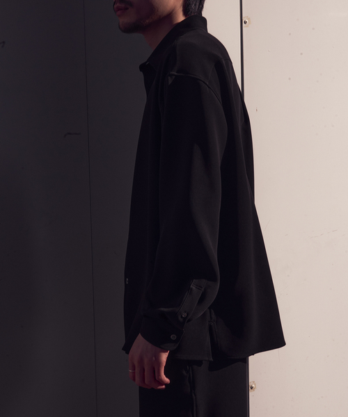 WISM(ウィズム)の「NAMELESSNESS / ネームレスネス triacetate Airy shirts(シャツ/ブラウス・メンズ・チャコールグレー/ブラック・3/2)」の8枚目の写真