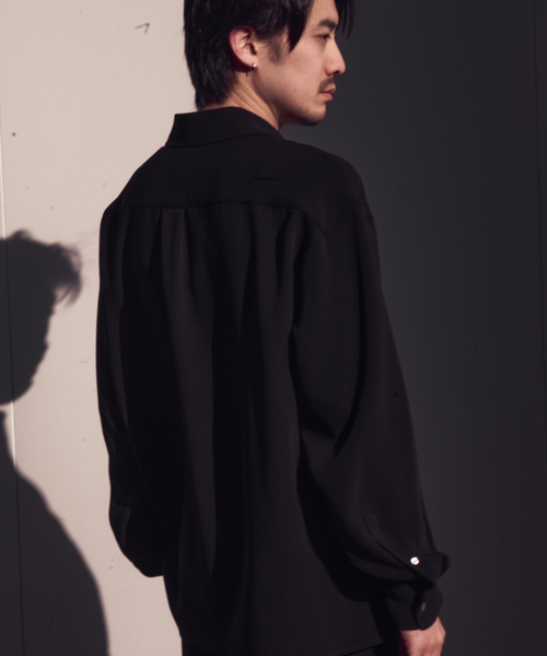 WISM(ウィズム)の「NAMELESSNESS / ネームレスネス triacetate Airy shirts(シャツ/ブラウス・メンズ・チャコールグレー/ブラック・3/2)」の9枚目の写真