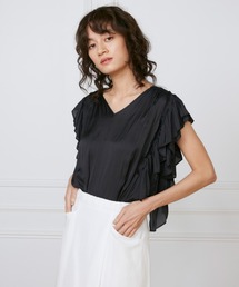 サテンヴィンテージ フラッタースリーブブラウス《la veille by SUPERIOR CLOSET》