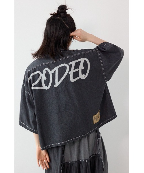 RODEO CROWNS WIDE BOWL（ロデオクラウンズワイドボウル）の「デニムワイドシャツ（シャツ/ブラウス・レディース・ブルー/ブラック/ライトブルー・FREE）」の2枚目の写真