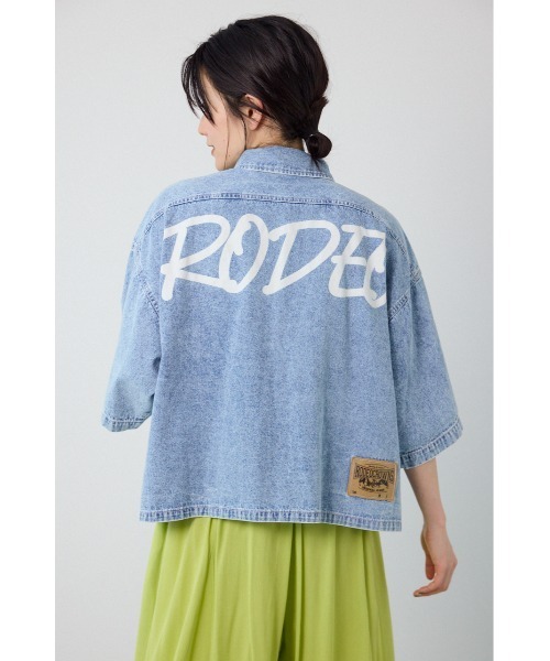 RODEO CROWNS WIDE BOWL（ロデオクラウンズワイドボウル）の「デニムワイドシャツ（シャツ/ブラウス・レディース・ブルー/ブラック/ライトブルー・FREE）」の4枚目の写真