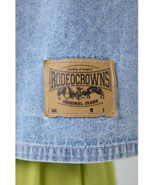 RODEO CROWNS WIDE BOWL（ロデオクラウンズワイドボウル）の「デニムワイドシャツ（シャツ/ブラウス・レディース・ブルー/ブラック/ライトブルー・FREE）」の15枚目の写真