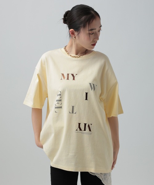 LEPSIM(レプシィム)の「箔プリントBIGT 670949(Tシャツ/カットソー・レディース・チャコールグレー/ナチュラル/オフホワイト/ライトグレー・FREE)」の4枚目の写真