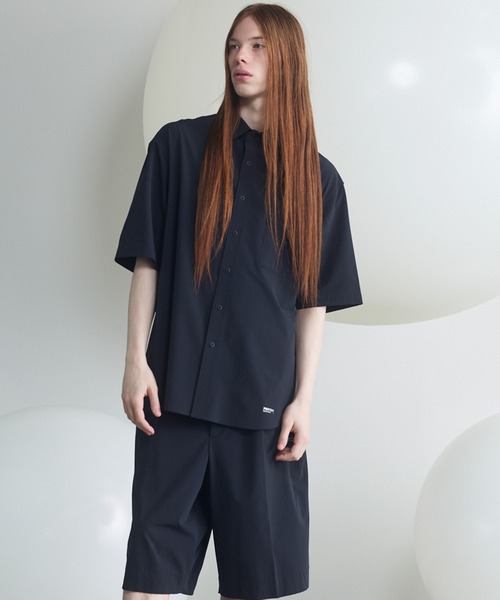 MAISON SPECIAL(メゾンスペシャル)の「《UNISEX》【PERTEX】Regular Collar Prime-Over Short Sleeve Shirt/【パーテックス】レギュラーカラープライムオーバーショートスリーブシャツ【MAISON SPECIAL/メゾンスペシャル】■セットアップ対応■(シャツ/ブラウス・メンズ・グレー/チャコールグレー/ブラック・0/1/2)」の15枚目の写真