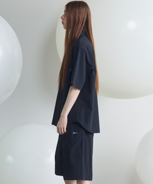 MAISON SPECIAL(メゾンスペシャル)の「《UNISEX》【PERTEX】Regular Collar Prime-Over Short Sleeve Shirt/【パーテックス】レギュラーカラープライムオーバーショートスリーブシャツ【MAISON SPECIAL/メゾンスペシャル】■セットアップ対応■(シャツ/ブラウス・メンズ・グレー/チャコールグレー/ブラック・0/1/2)」の16枚目の写真