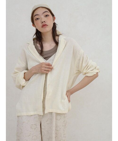 FIKA.(フィーカ)の「Linen cotton tailored jacket(テーラードジャケット・レディース・ブラック/ライトブルー/ベージュ/エンジ・MEDIUM)」の2枚目の写真