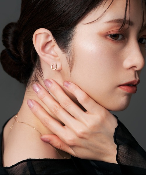 Jewel closet by L&Co.(ジュエルクローゼットバイエルアンドコー)の「K18 馬蹄/ホースシュー ピアス(ピアス(両耳用)・レディース・イエローゴールド・FREE)」の7枚目の写真