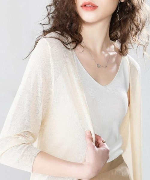 Forcement(フォースメント)の「軽やかな透け感で上品に決まる夏服シアーUVカットカーデ(カーディガン/ボレロ・レディース・ブラック/ホワイト/ベージュ・FREE)」の10枚目の写真