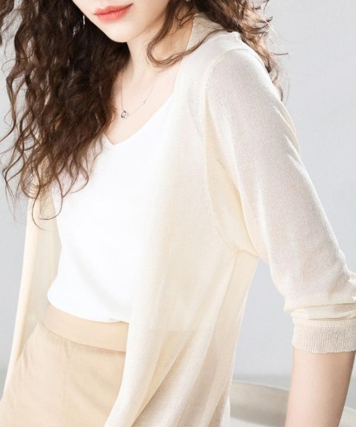 Forcement(フォースメント)の「軽やかな透け感で上品に決まる夏服シアーUVカットカーデ(カーディガン/ボレロ・レディース・ブラック/ホワイト/ベージュ・FREE)」の9枚目の写真