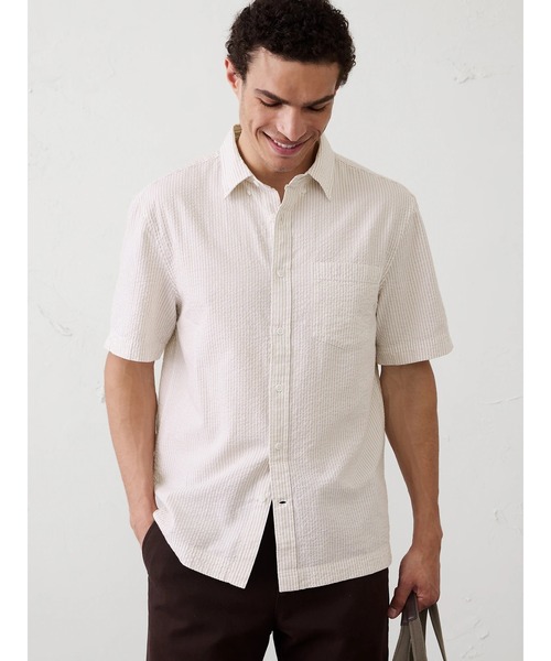 BANANA REPUBLIC FACTORY STORE(バナナリパブリック ファクトリーストア)の「BANANA REPUBLIC FACTORY STORE スタンダードフィット シアサッカーシャツ(シャツ/ブラウス・メンズ・ブルー/ネイビー/ホワイト/ホワイト系その他/ブルー系その他/ベージュ・M/S/XL/L)」の2枚目の写真