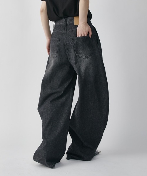 Lui's(ルイス)の「ドレープカーブデニムパンツ(デニムパンツ・レディース・ブラック/ブルー・36/38)」の5枚目の写真