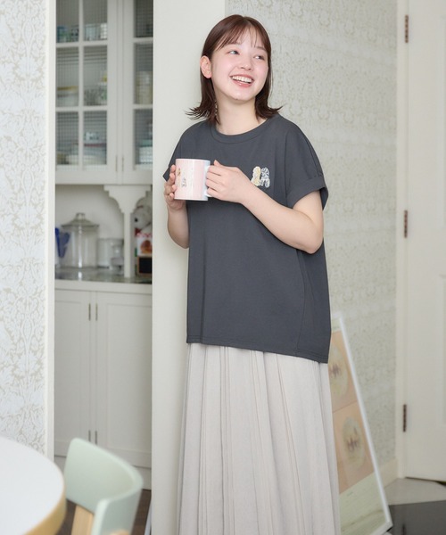 meeny miny(ミーニーマイニー)の「【メゾンテリア】ふわふわメレンゲワンちゃんTシャツ(Tシャツ/カットソー・レディース・グレイッシュベージュ/チャコールグレー/ホワイト・S-M/M-L)」の22枚目の写真