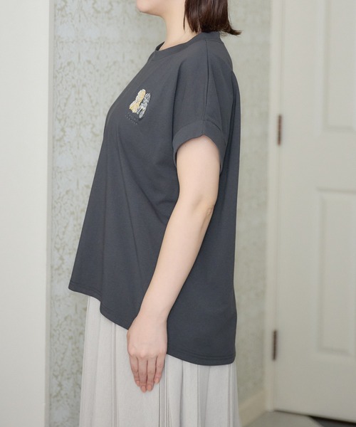 meeny miny(ミーニーマイニー)の「【メゾンテリア】ふわふわメレンゲワンちゃんTシャツ(Tシャツ/カットソー・レディース・グレイッシュベージュ/チャコールグレー/ホワイト・S-M/M-L)」の6枚目の写真