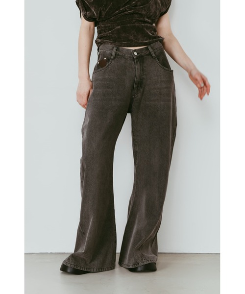 Knuth Marf(クヌースマーフ)の「wide bell-bottom denim pants(デニムパンツ・レディース・ブラウン/ブラック/グレー・X-SMALL/SMALL/MEDIUM)」の6枚目の写真