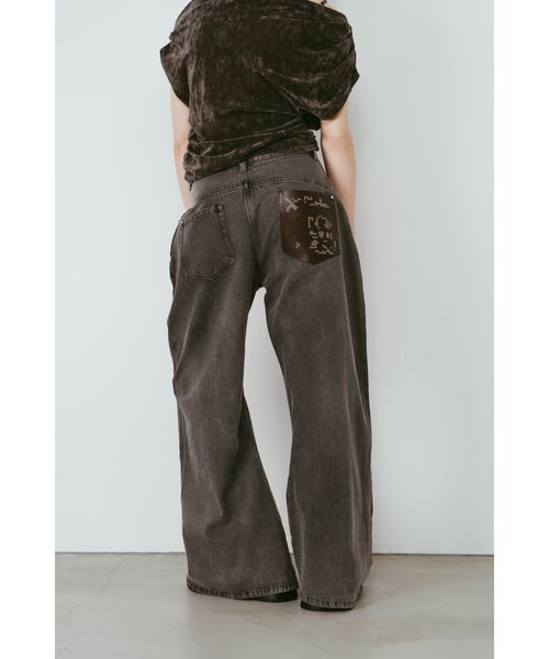 Knuth Marf(クヌースマーフ)の「wide bell-bottom denim pants(デニムパンツ・レディース・ブラウン/ブラック/グレー・X-SMALL/SMALL/MEDIUM)」の8枚目の写真