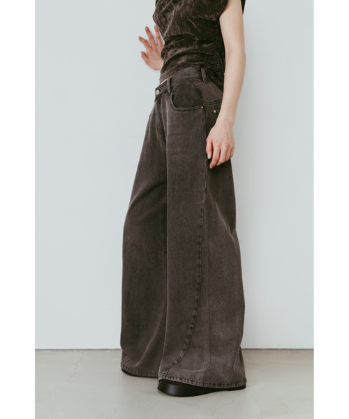 Knuth Marf(クヌースマーフ)の「wide bell-bottom denim pants(デニムパンツ・レディース・ブラウン/ブラック/グレー・X-SMALL/SMALL/MEDIUM)」の12枚目の写真