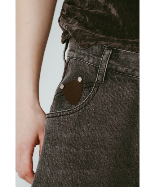 Knuth Marf(クヌースマーフ)の「wide bell-bottom denim pants(デニムパンツ・レディース・ブラウン/ブラック/グレー・X-SMALL/SMALL/MEDIUM)」の15枚目の写真