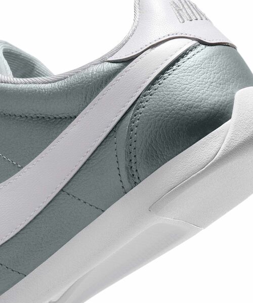 NIKE(ナイキ)の「ナイキ スプリント シスター ウィメンズシューズ / Nike Sprint Sister Women's Shoes II6984-001 Metallic Silver(スニーカー・レディース・シルバー・23/22.5/26/25/25.5/24.5/24/23.5/22)」の6枚目の写真