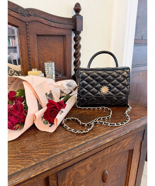 EVRIS（エヴリス）の「SUNNY MOTIF キルティングショルダーBAG（ショルダーバッグ・レディース・ブラック/ブルー/ホワイト・FREE）」の2枚目の写真