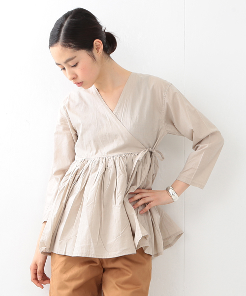 BEAMS BOY（ビームスボーイ）の「BEAMS BOY / シャンブレー カシュクール（シャツ/ブラウス・レディース・ホワイト/ベージュ/ブルー・ONE SIZE）」の3枚目の写真