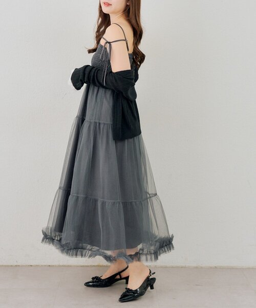 continuer de NICE CLAUP(コンティニューデナイスクラップ)の「【continuer】シャーリングキラキラキャミワンピ(ワンピース・レディース・チャコールグレー/アイボリー・FREE)」の19枚目の写真