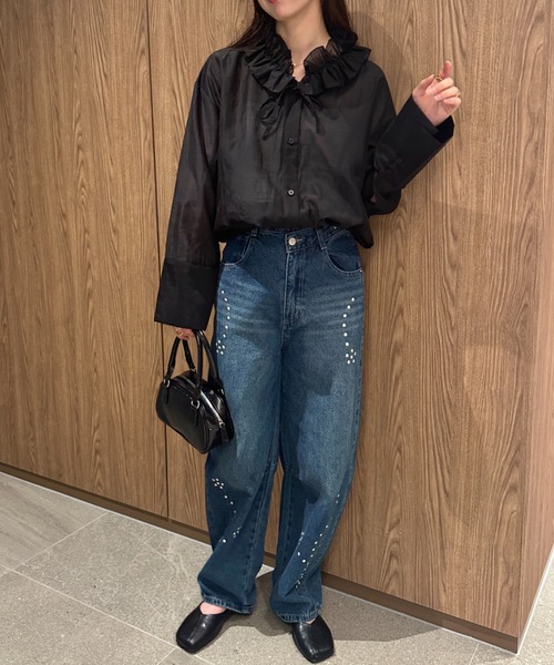 MYMOOD.(マイムード)の「スタッズアシメカーブデニムパンツ(デニムパンツ・レディース・ブルー・M)」の6枚目の写真