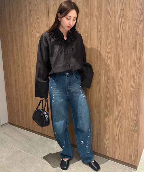 MYMOOD.(マイムード)の「スタッズアシメカーブデニムパンツ(デニムパンツ・レディース・ブルー・M)」の8枚目の写真