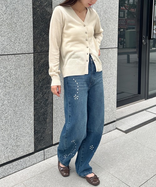 MYMOOD.(マイムード)の「スタッズアシメカーブデニムパンツ(デニムパンツ・レディース・ブルー・M)」の18枚目の写真