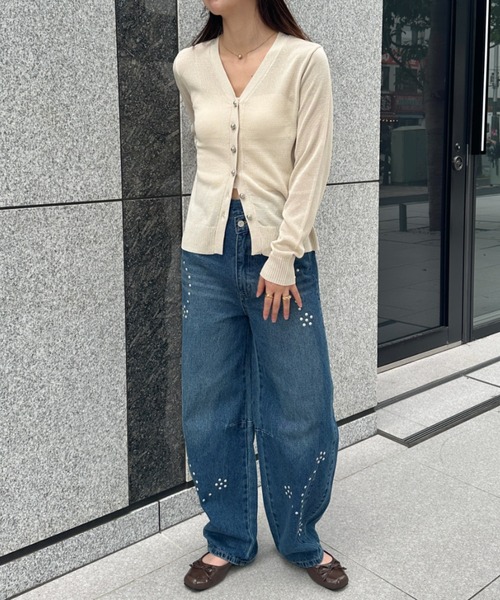 MYMOOD.(マイムード)の「スタッズアシメカーブデニムパンツ(デニムパンツ・レディース・ブルー・M)」の21枚目の写真