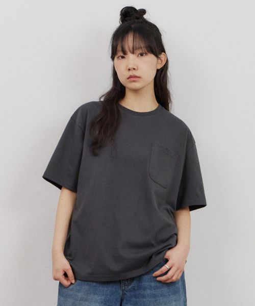 URBANSTOFF(アーバンストッフ)の「クロップボックスTシャツ(チャコール)(Tシャツ/カットソー・レディース・その他・MEDIUM/LARGE)」の2枚目の写真