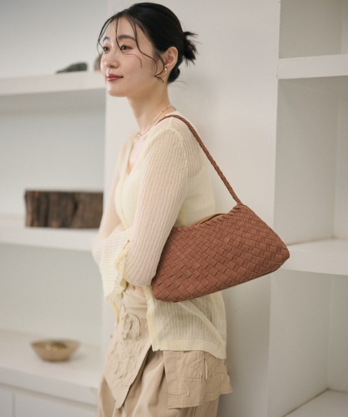 LAULEN（ローレン）の「woven shoulder handbag /編み込みショルダーハンドバッグ（ショルダーバッグ・レディース・ブラウン/ダークブラウン/ライトグリーン/パープル・FREE）」の3枚目の写真