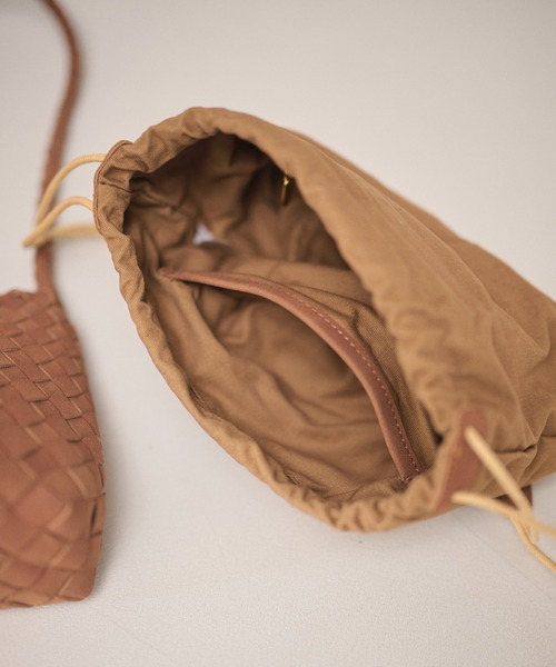 LAULEN（ローレン）の「woven shoulder handbag /編み込みショルダーハンドバッグ（ショルダーバッグ・レディース・ブラウン/ダークブラウン/ライトグリーン/パープル・FREE）」の10枚目の写真
