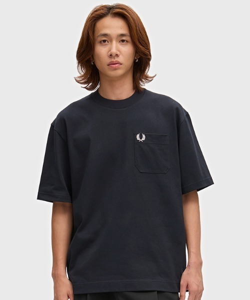 FRED PERRY(フレッドペリー)の「Relaxed T-Shirt/リラックスTシャツ(Tシャツ/カットソー・メンズ・カーキ/ダークネイビー/ホワイト/グレイッシュブルー/ネイビー/ブラック/ベージュ・L/XL/S/M)」の5枚目の写真