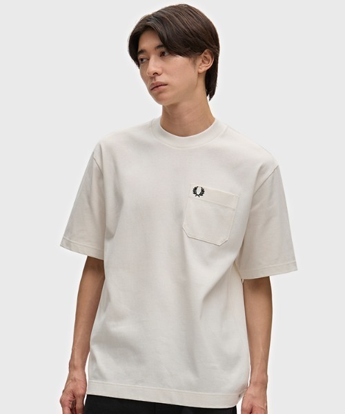 FRED PERRY(フレッドペリー)の「Relaxed T-Shirt/リラックスTシャツ(Tシャツ/カットソー・メンズ・カーキ/ダークネイビー/ホワイト/グレイッシュブルー/ネイビー/ブラック/ベージュ・L/XL/S/M)」の2枚目の写真
