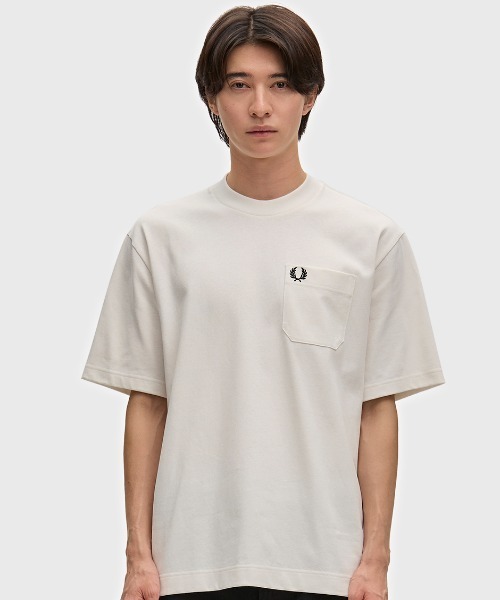 FRED PERRY(フレッドペリー)の「Relaxed T-Shirt/リラックスTシャツ(Tシャツ/カットソー・メンズ・カーキ/ダークネイビー/ホワイト/グレイッシュブルー/ネイビー/ブラック/ベージュ・L/XL/S/M)」の10枚目の写真