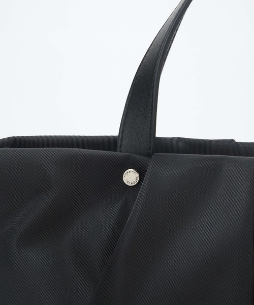 TREASURE TOPKAPI(トレジャートプカピ)の「【TREASURE TOPKAPI】Lien リヤン タックシルエット 2WAY トートバッグ / 軽量 / A4対応(トートバッグ・レディース・ブラック/ベージュ/カーキ・FREE)」の17枚目の写真