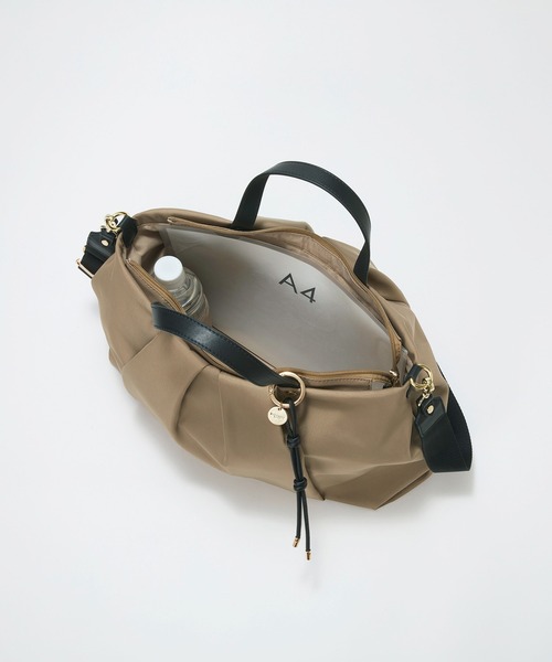 TREASURE TOPKAPI(トレジャートプカピ)の「【TREASURE TOPKAPI】Lien リヤン タックシルエット 2WAY トートバッグ / 軽量 / A4対応(トートバッグ・レディース・ブラック/ベージュ/カーキ・FREE)」の20枚目の写真