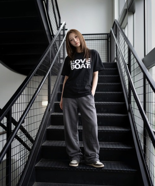 LOVE BOAT(ラブ・ボート)の「LOVEBOAT ロゴTシャツ(Tシャツ/カットソー・レディース・ホワイト/ブラック/ホワイト系その他/ブラック系その他・M/L)」の1枚目の写真