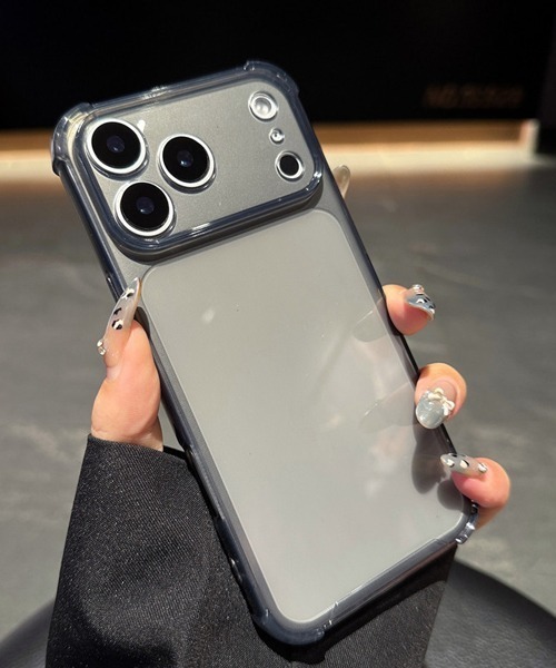 Fun & Daily(ファンアンドデイリー)の「Clear Color iPhone 16 17 Pro ProMax Case / アイフォンカラーケース(スマホケース/カバー・レディース・グリーン/ブラック/クリア/イエロー/オレンジ/パープル・iPhone 17 Pro/iPhone 17/iPhone 16/iPhone 17 Pro Max/iPhone 16 Pro)」の9枚目の写真