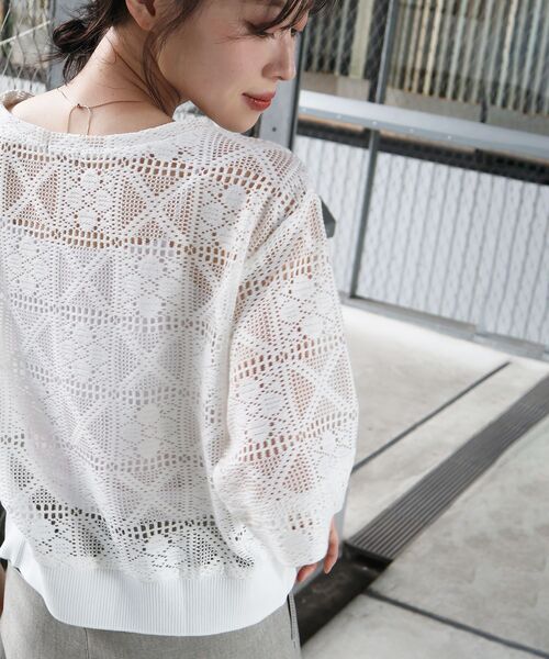 le.coeur blanc(ルクールブラン)の「《WEB限定》トーション風レースデザイントップス(Tシャツ/カットソー・レディース・ブラック/オフホワイト/アイボリー・38)」の9枚目の写真