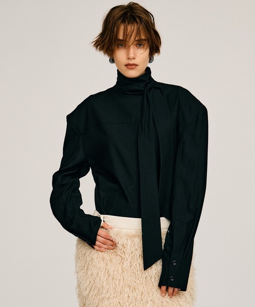 PRANK PROJECT(プランクプロジェクト)の「【2026Autumn Pre-Order】ハイネックパワショルシャツ / High-Neck Power Shoulder Shirt(シャツ/ブラウス・レディース・ブラック/ボルドー/ホワイト・FREE)」の20枚目の写真
