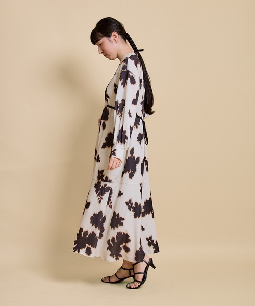 LHELBIE(レルビエ)の「ブラーリーパターンワンピース(ワンピース・レディース・ライトベージュ/ブラウン/ブラック・M)」の21枚目の写真