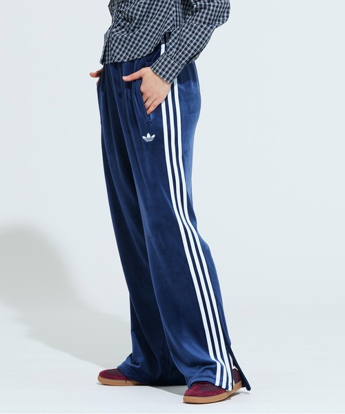 adidas(アディダス)の「FB TPベロア / ファイヤーバード トラックパンツ ベロア / ジャージ / アディダスオリジナルス adidas Originals(その他パンツ・メンズ・ブルー・XX-LARGE/XX-SMALL/3XL/LARGE/MEDIUM/SMALL/X-LARGE/X-SMALL)」の1枚目の写真