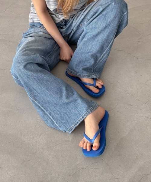 CANAL JEAN(キャナルジーン)の「El mar スリムスクエアビーサン(サンダル・レディース・ブルー/ブラウン/ブラック・MEDIUM/LARGE/SMALL)」の3枚目の写真