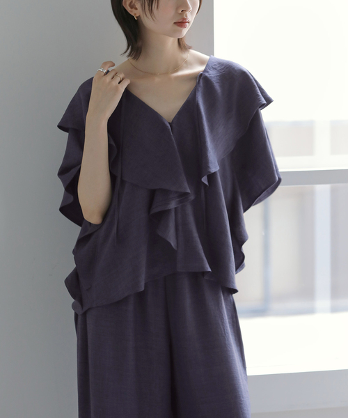 La TOTALITE(ラトータリテ)の「【洗える】ラッフルカラーブラウス(シャツ/ブラウス・レディース・ブラック/チャコールグレー・FREE)」の2枚目の写真