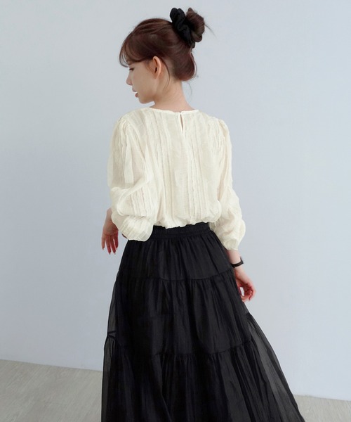 by muni:r(バイ ムニール)の「シアーパールティアードロングスカート/2026 AW COLLECTION(スカート・レディース・ホワイト/グレイッシュベージュ/ブラック・FREE)」の13枚目の写真