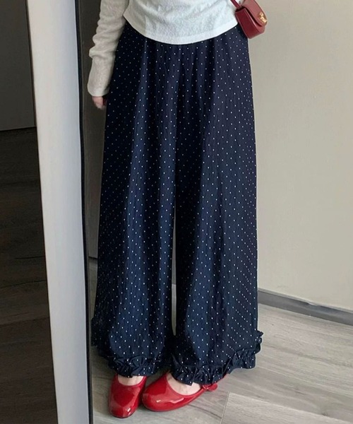 Girly Doll(ガーリードール)の「裾フリルドット柄ワイドイージーパンツ(その他パンツ・レディース・ネイビー/オフホワイト・FREE)」の4枚目の写真